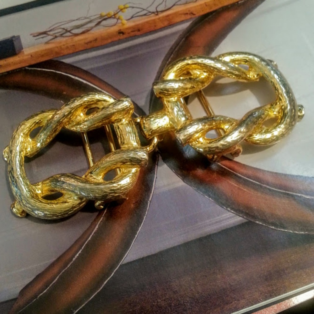 Vintage Mimi Di N gold rope belt buckle 2 pieces
